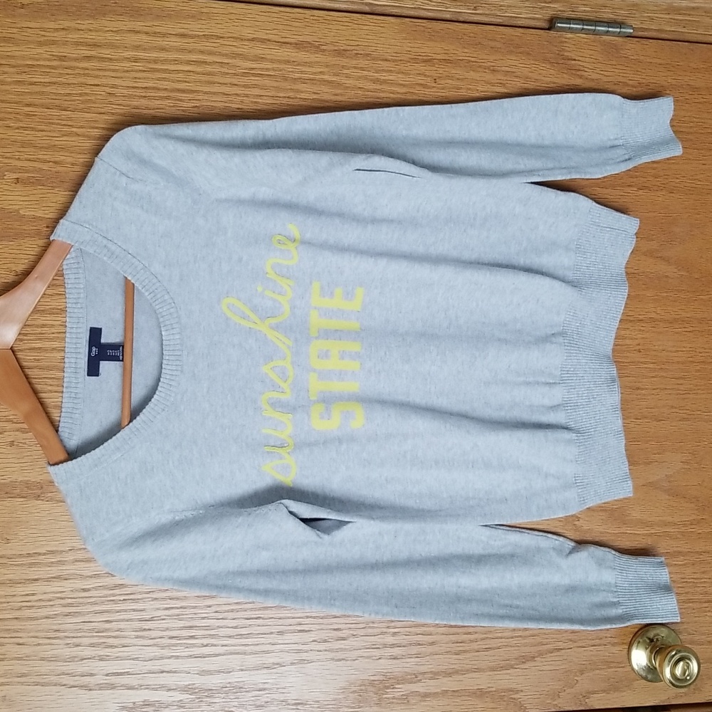 GAP Lightweight Sweater Small EUC